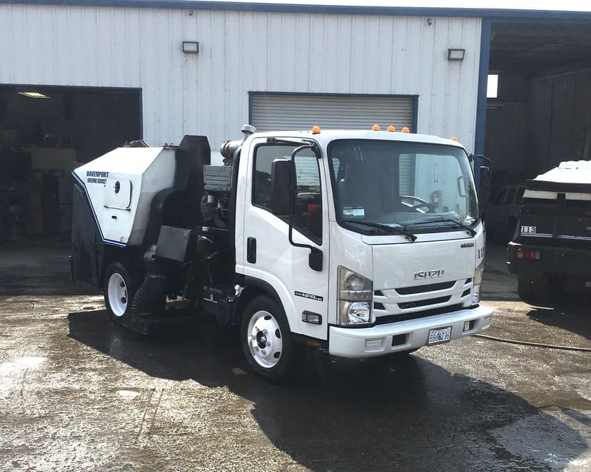 JDSS vacuum sweeper in action
